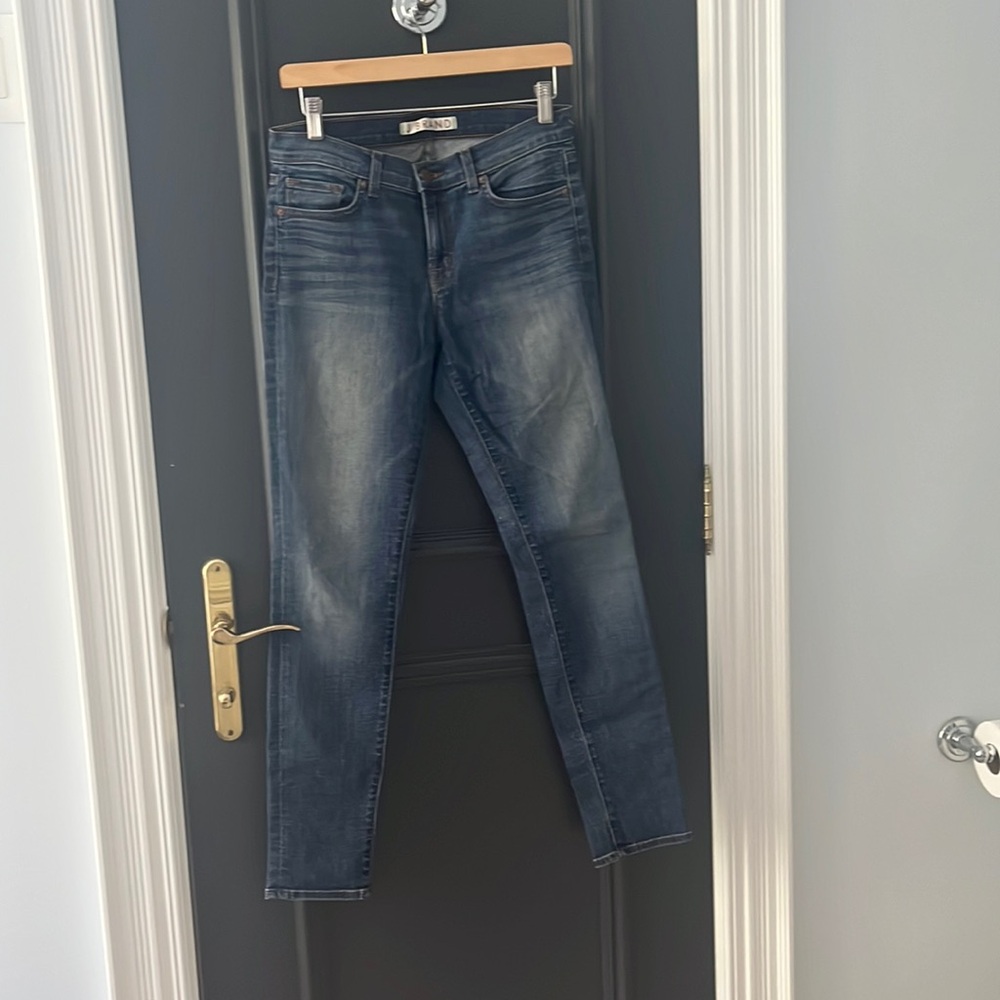 J Brand skinny dark wash denim, size 28, in good condition, lightly worn.